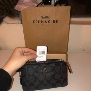 coach wallet/clutch